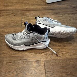 Under Armour womens Gray and Black Athletic basketball type Shoes